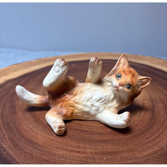 Vintage Porcelain Cat Figurine Lying Down with Raised Paw Brown White 1950s - Picture 1 of 7